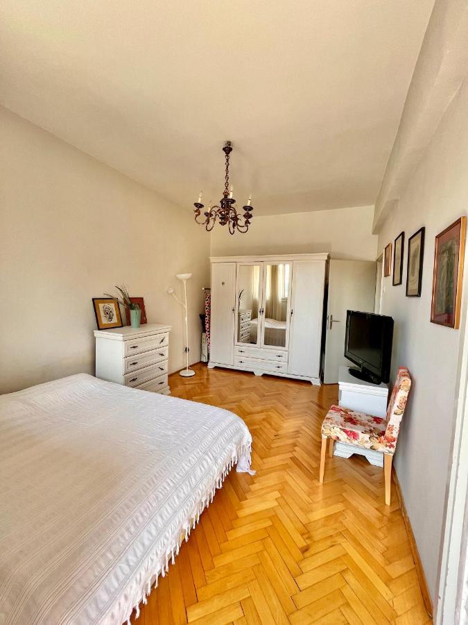 Mint Apartment Тиват Экстерьер фото